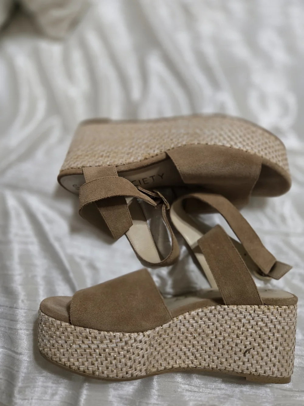 Sole Society  Tan Suede Platform Sandal Size 7 1/2 WORN ONCE!